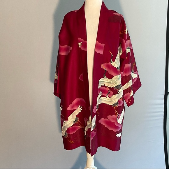 Maruko Kimono Ladies Medium Raspberry Polyester with Flying Crane Design - Picture 10 of 16